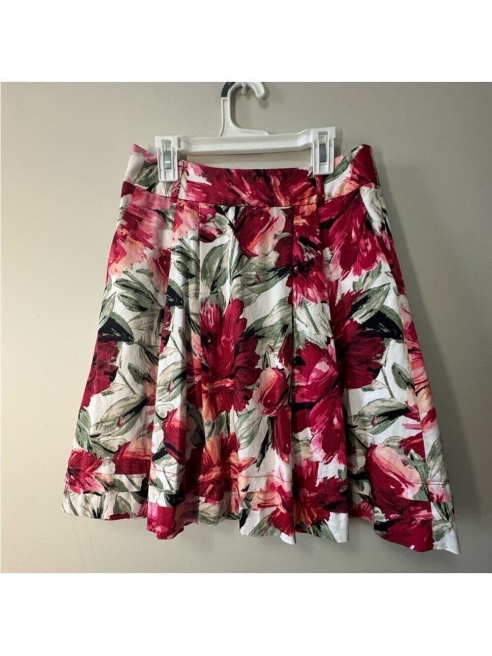 White House Black Market Red and Green Skater Skirt , pleated, lined with pocket